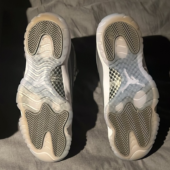 Air Jordan 11 Cool Grey - Picture 4 of 8